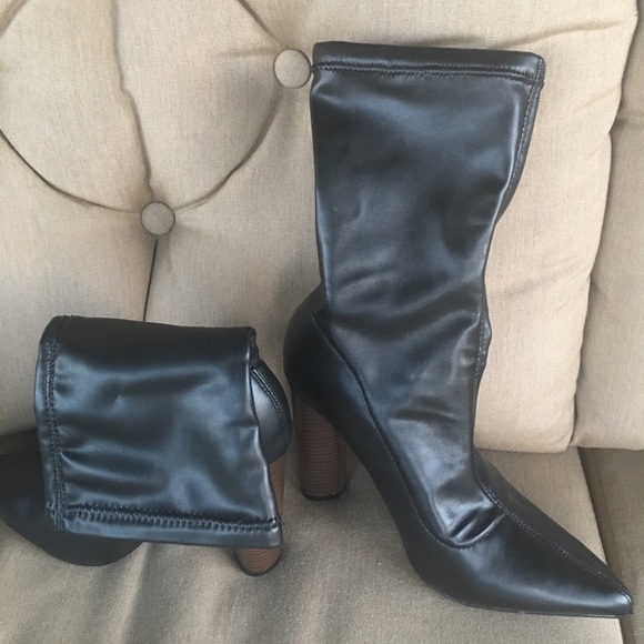 Cape Robbin black heeled ankle boot booties - Picture 3 of 6